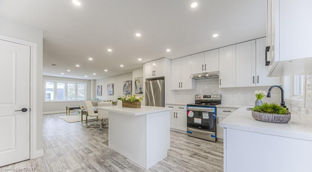 152 Overlea Dr, Kitchener, ON N2M 1T3