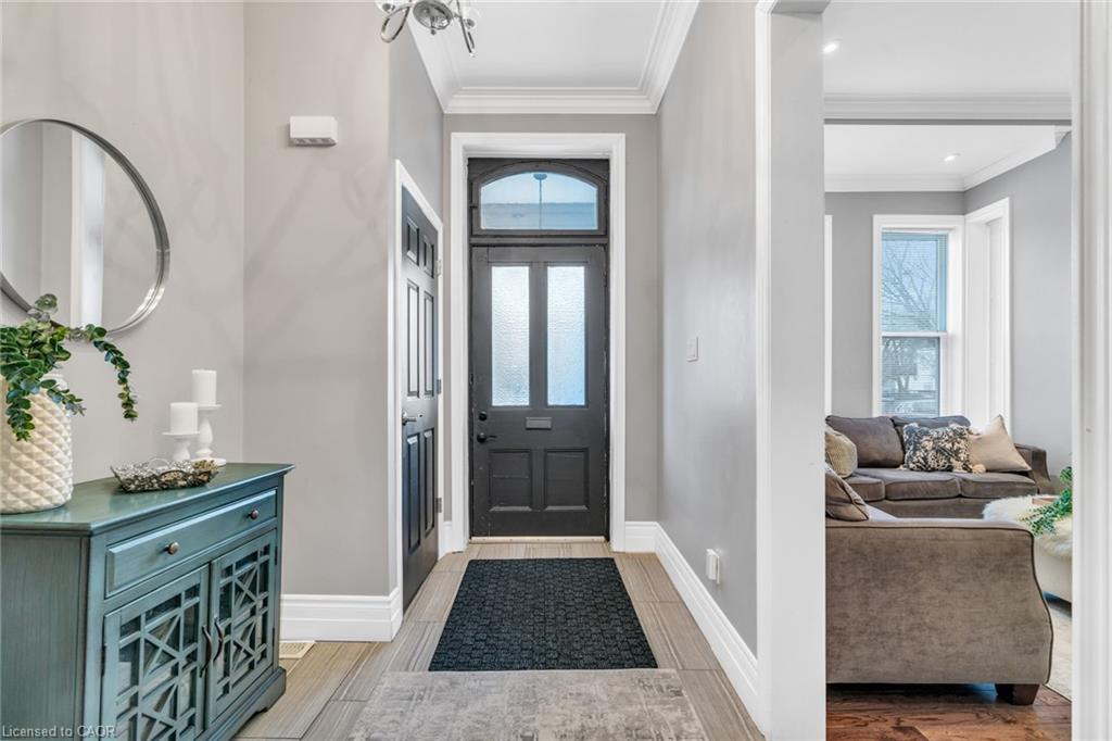 394 Woolwich St, Guelph, ON N1H 3Y7