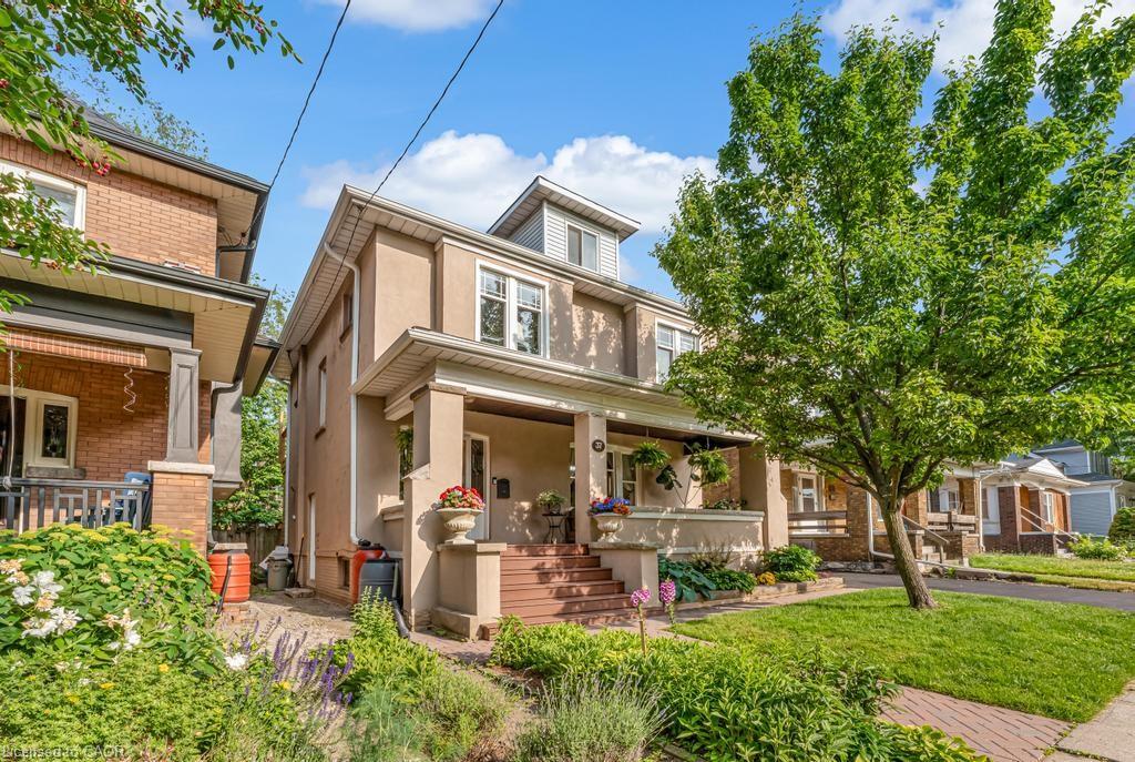 37 Burris St, Hamilton, ON L8M 2J1