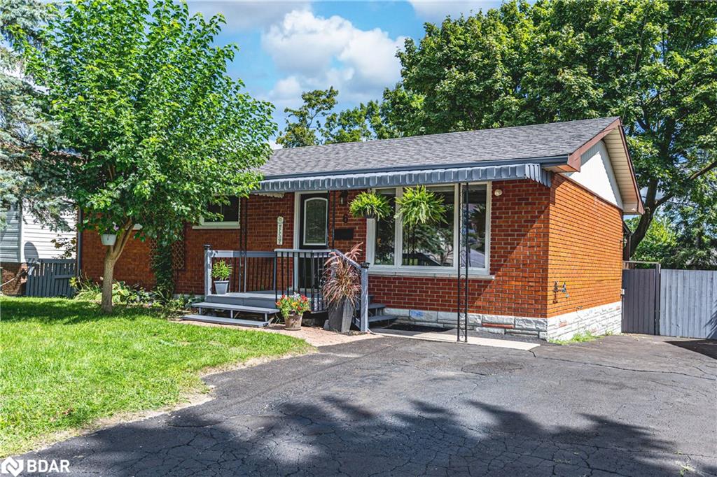 6 Walker Ave, Orillia, ON L3V 6G7