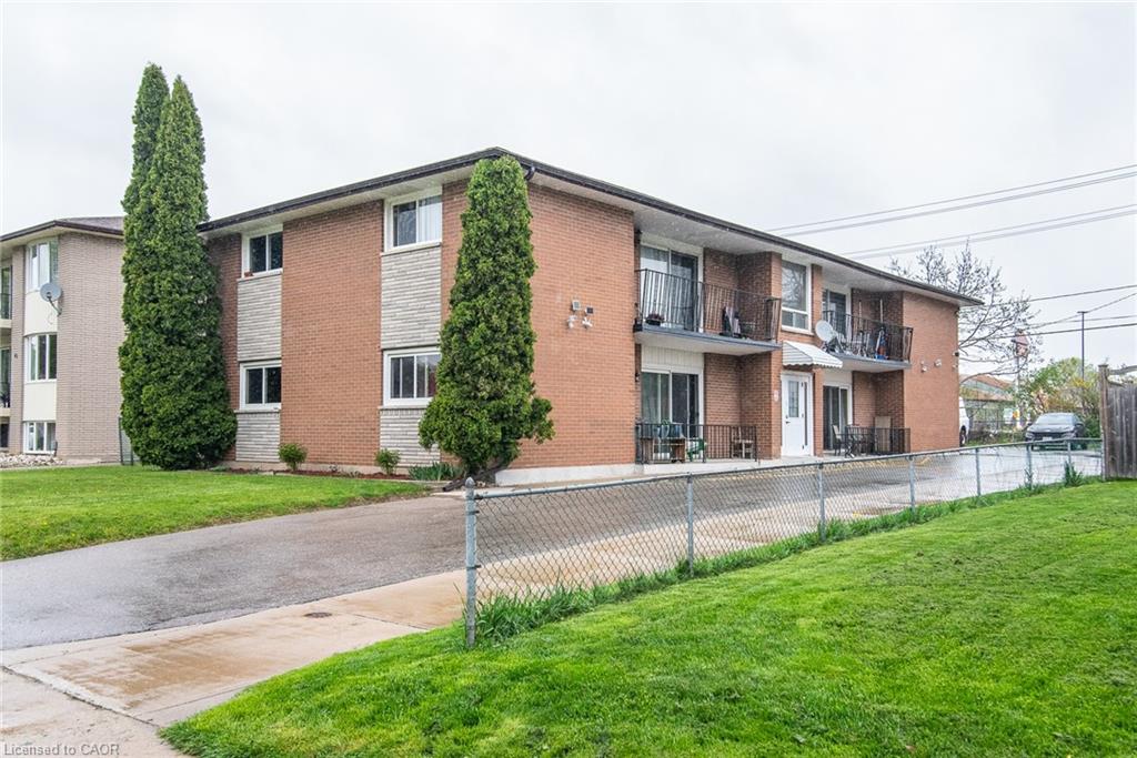 39 Secord Ave, Kitchener, ON N2B 2C3