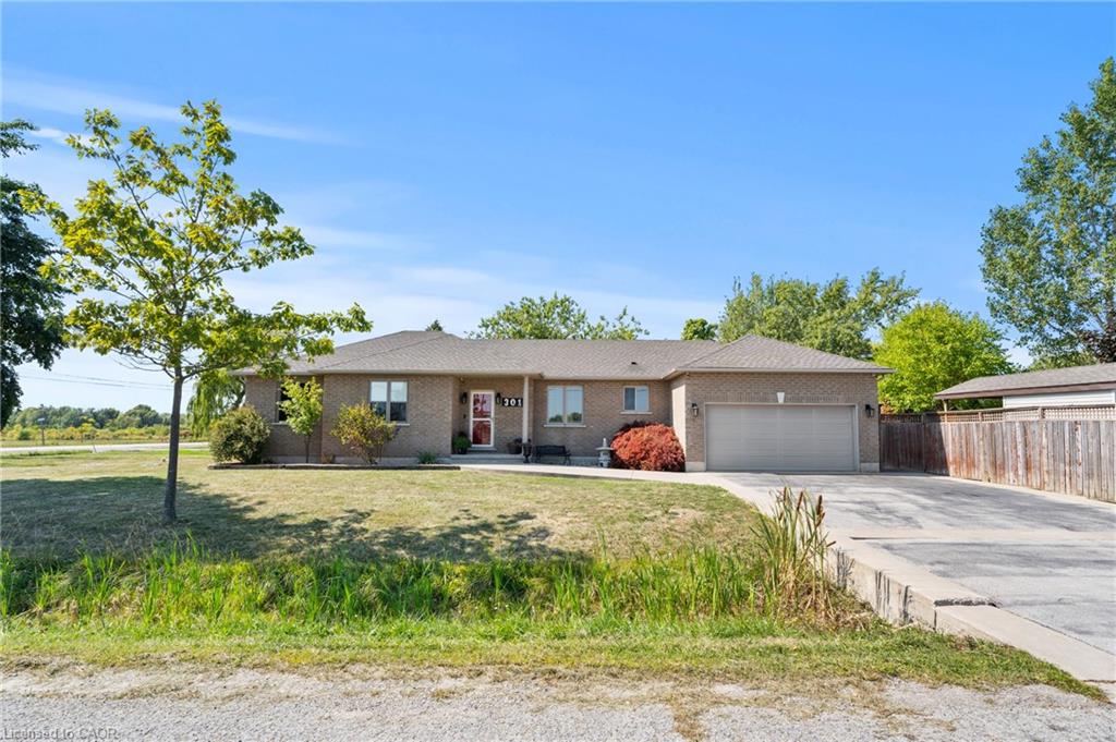 301 Mud St E, Hamilton, ON L8J 2X7