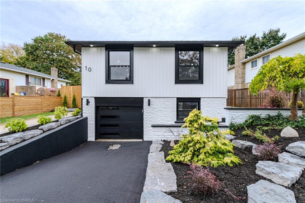 10 Uplands Dr, Brantford, ON N3R 6H6