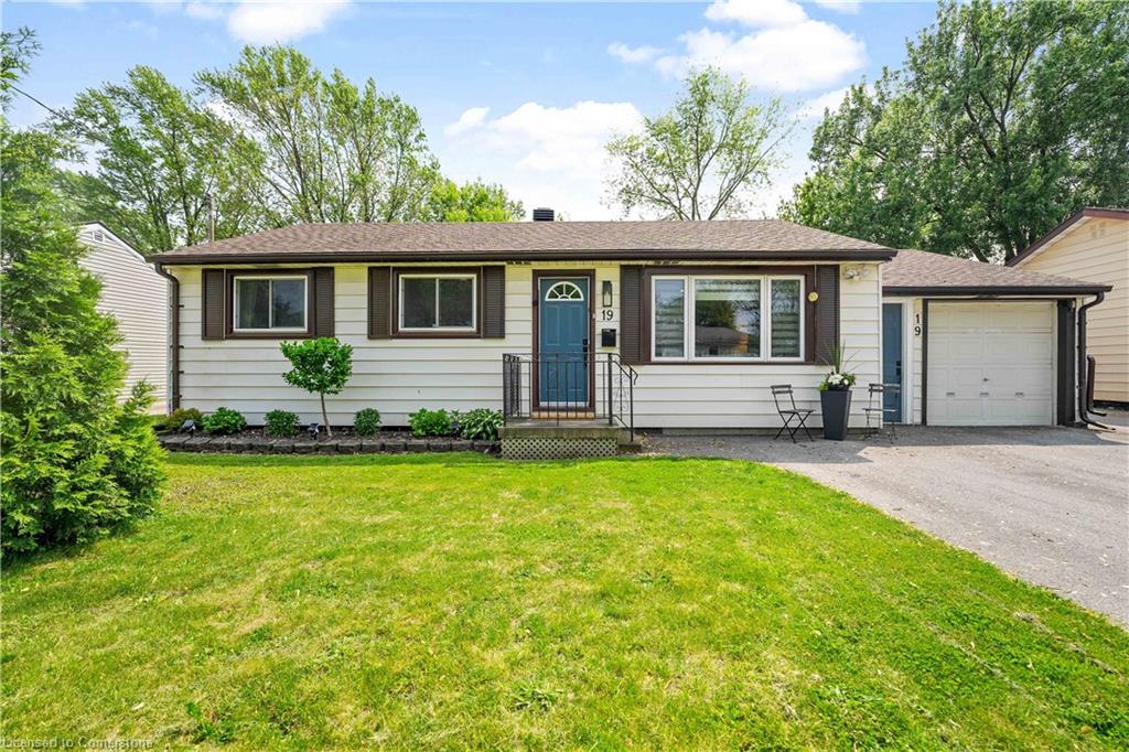19 Vera St, St. Catharines, ON L2S 1C3