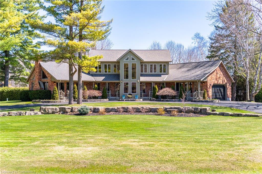 587 Hillcrest Rd, Simcoe, ON N3Y 4K1