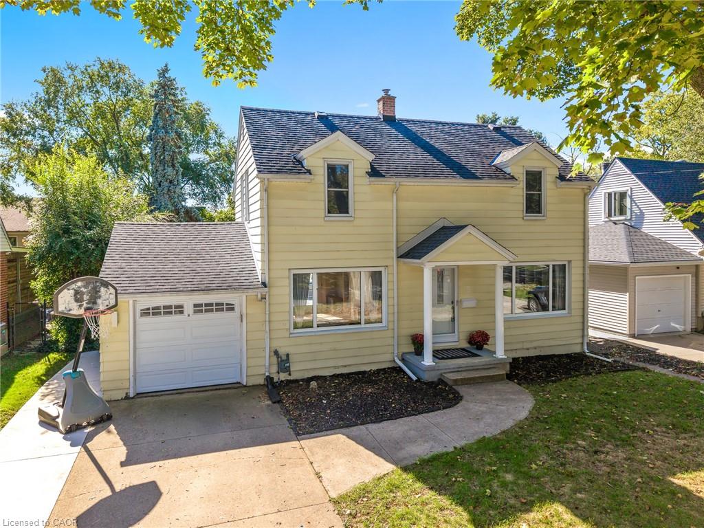 5 Maplewood Dr, St. Catharines, ON L2M 3N9