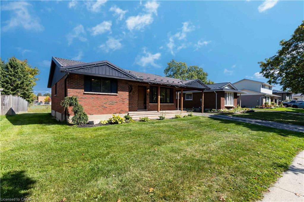 88 Oak St, Stratford, ON N5A 6Z1