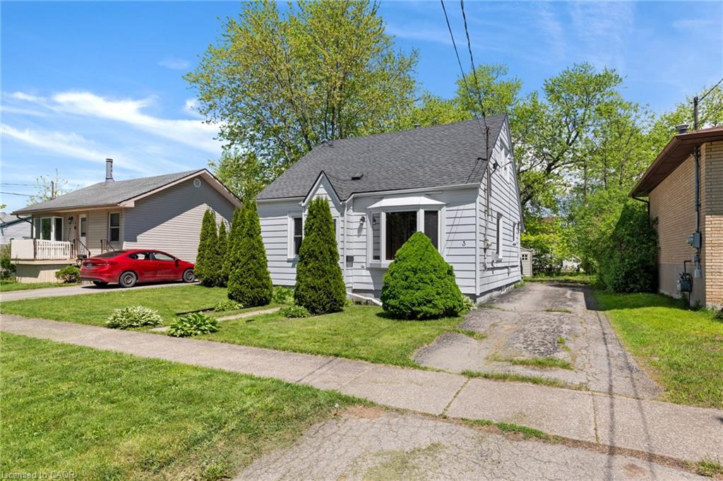3 Phyllis St, Fort Erie, ON L2A 3Y1