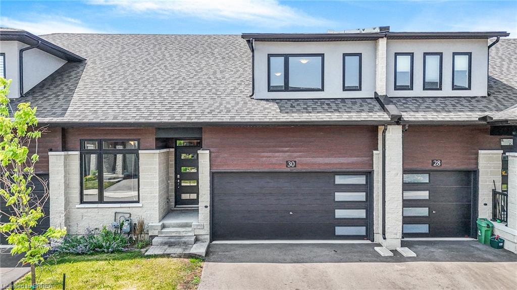 30 Bensley Ln, Hamilton, ON L9C 0E7