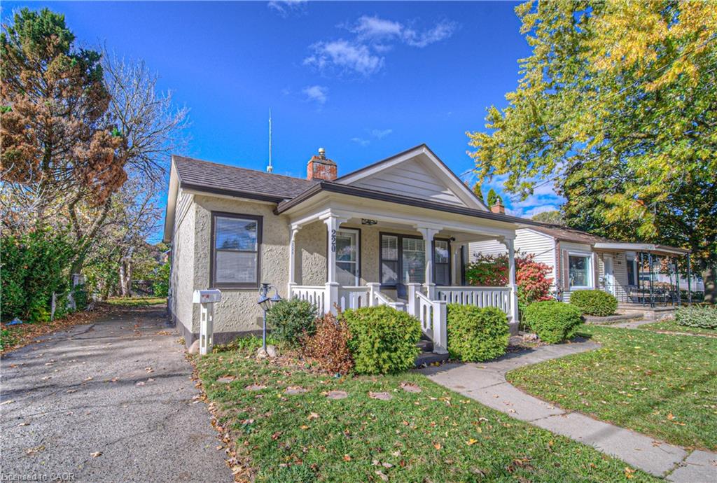 220 Schlueter Dr, Cambridge, ON N3H 4B5