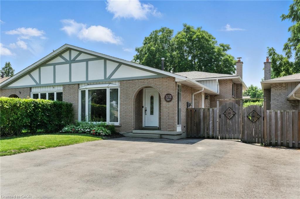 374 Magnolia Dr, Hamilton, ON L9C 6N7