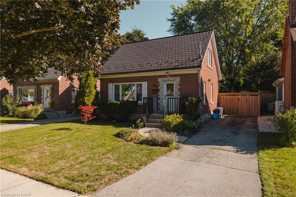 121 Adelaide St, Kitchener, ON N2M 2B5