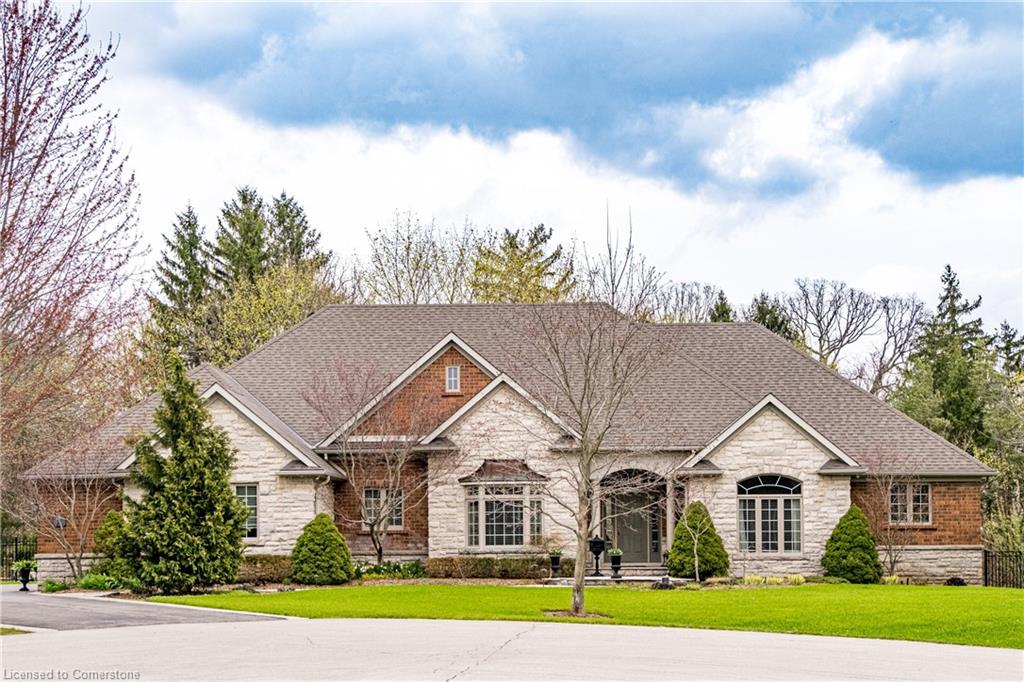 27 Sun Ave, Dundas, ON L9H 5A6