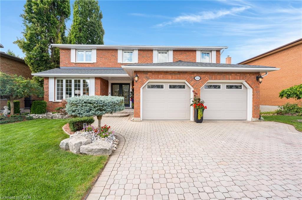 228 Michener Cres, Kitchener, ON N2A 3V7