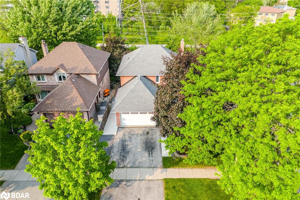 1294 Hammond St, Burlington, ON L7S 2C5