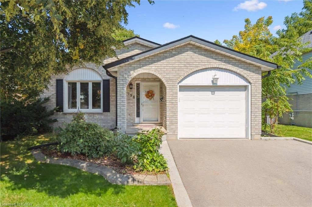 158 Barnicke Dr, Cambridge, ON N3C 3M4