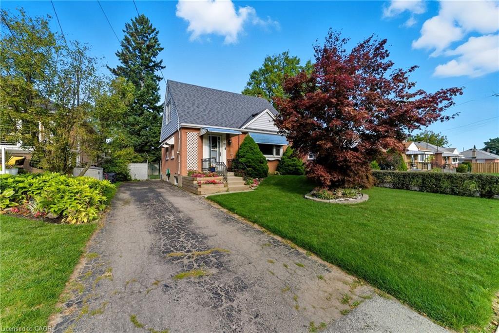 262 E 38th St, Hamilton, ON L8V 4G3