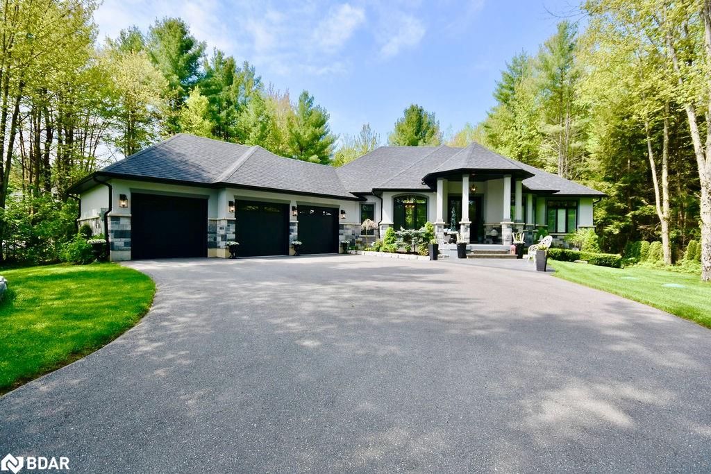 2 Sycamore Cir, Springwater, ON L0L 2K0