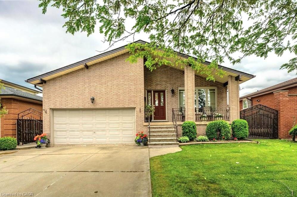 14 Valrose Dr, Stoney Creek, ON L8E 3T4