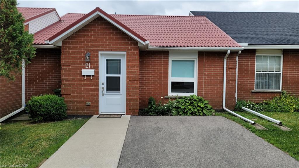 21 Bishop Sherlock Ln, Hamilton, ON L9B 2S5