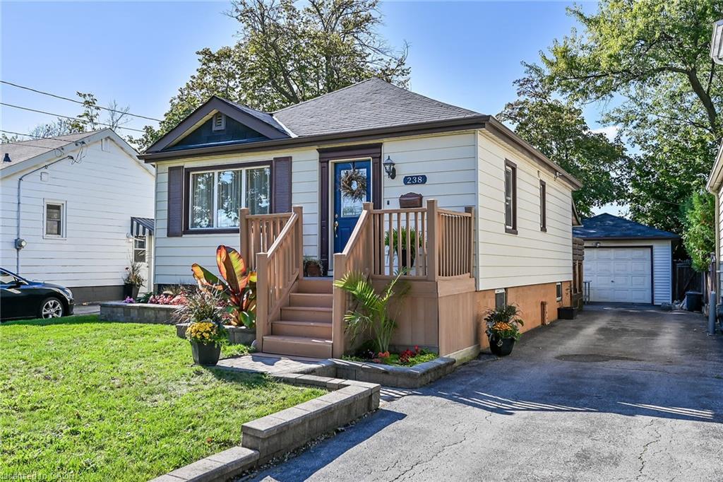 238 E 43rd St, Hamilton, ON L8T 3C5