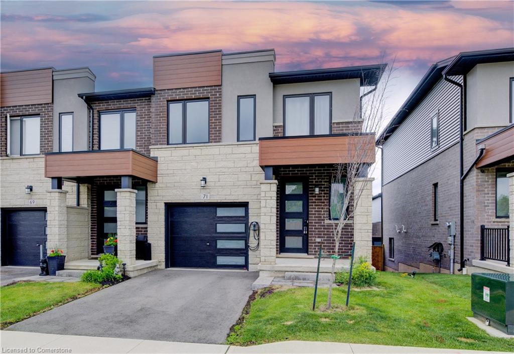 71 Bensley Ln, Hamilton, ON L9C 0E9