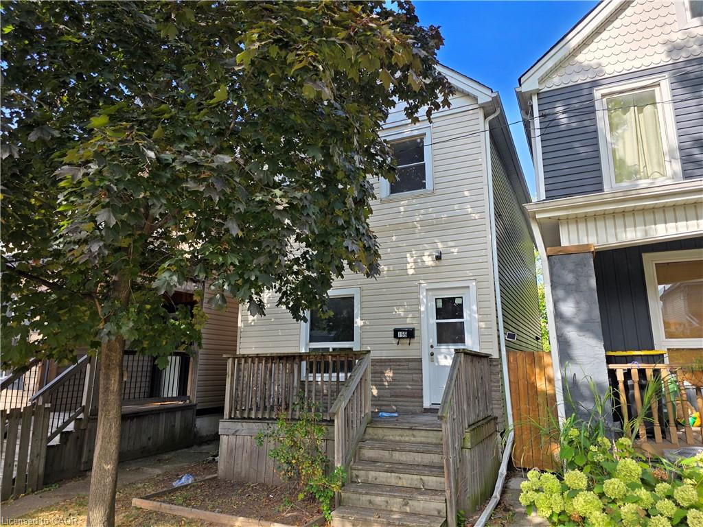 155 Avondale St, Hamilton, ON L8L 7C1