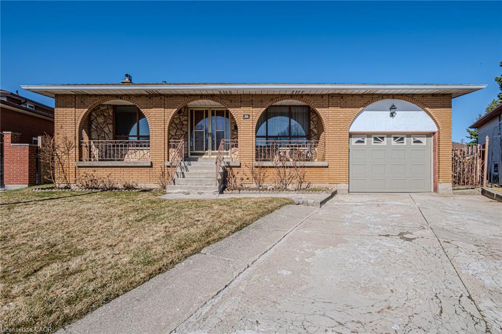 20 Harvard Pl, Hamilton, ON L9B 1S2