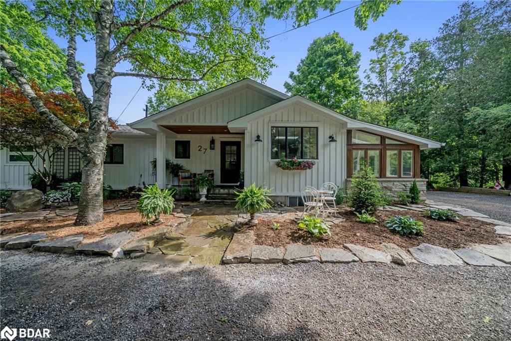 27 Tweedle St, Glen Williams, ON L7G 3S6