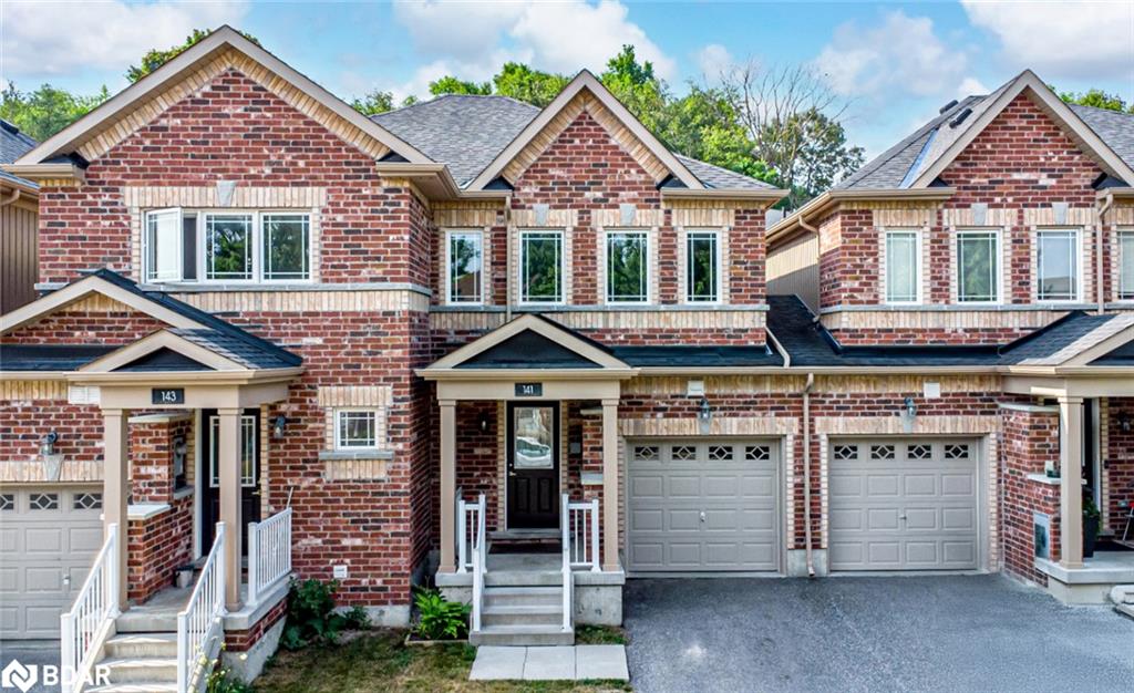 141 Holgate St, Barrie, ON L4N 3J1