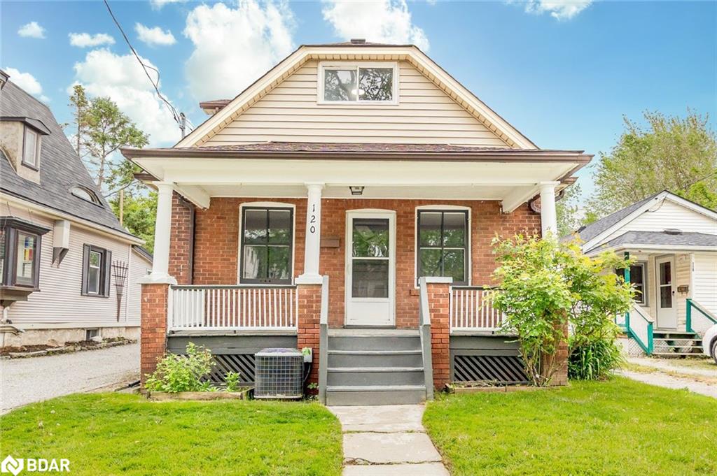 120 Page St, St. Catharines, ON L2R 4A9