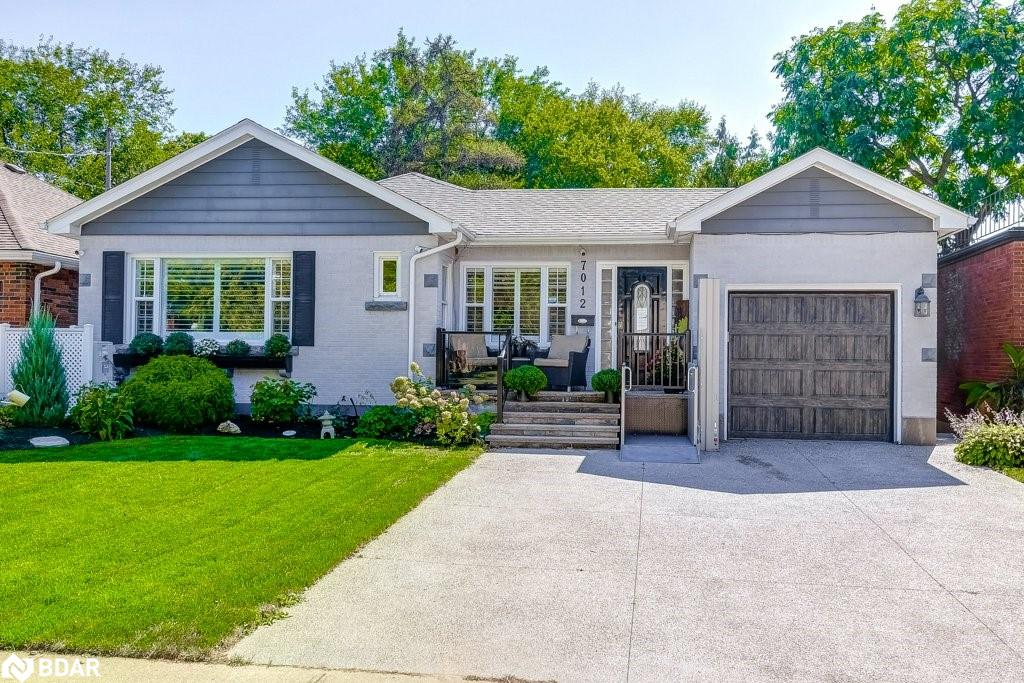 7012 Barker St, Niagara Falls, ON L2G 1Z6