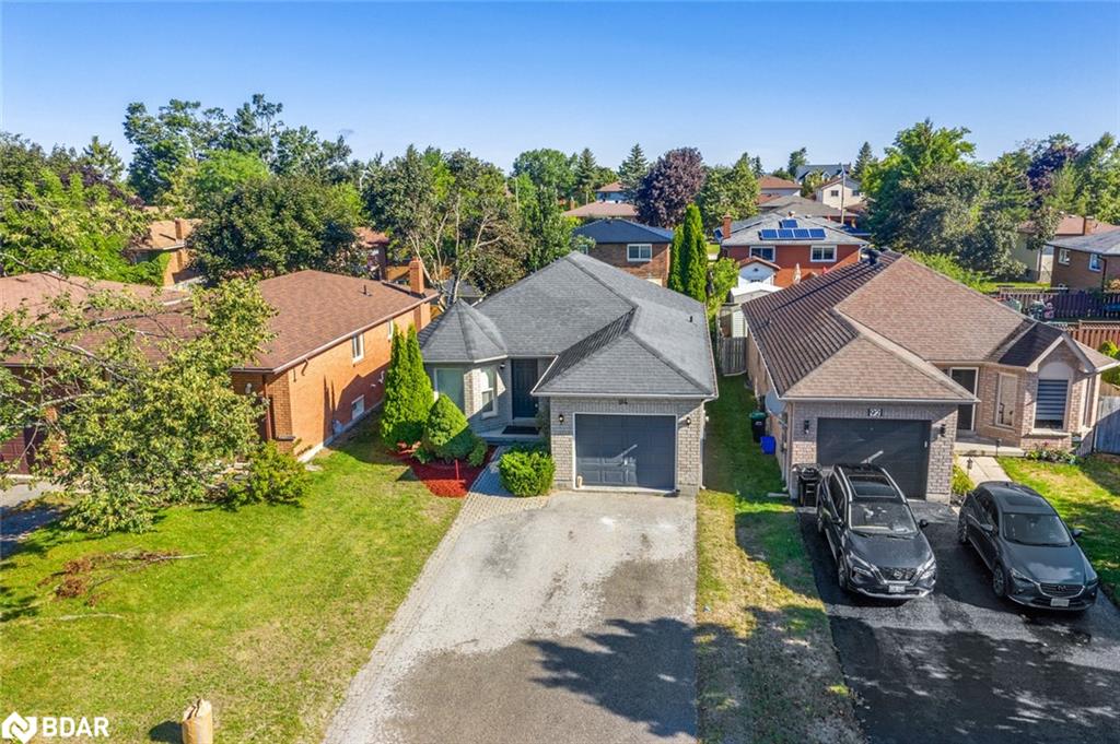 94 Buchanan St, Barrie, ON L4M 6B7