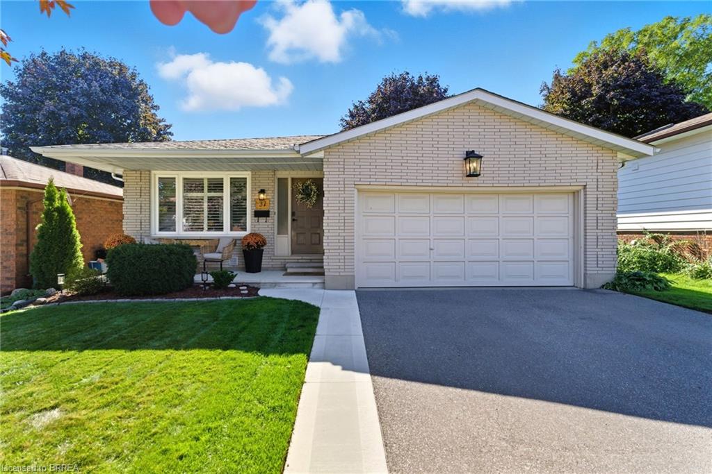 37 Wildflower Ln, Brantford, ON N3R 6B3