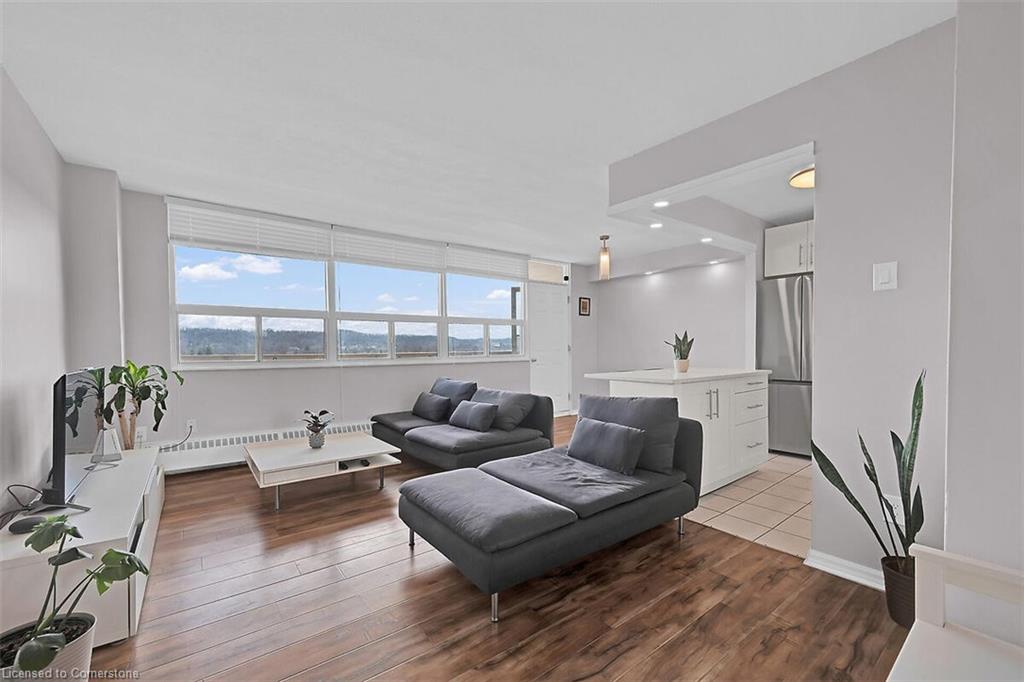 15 Albright Road Unit 811, Hamilton, ON L8K 5J2