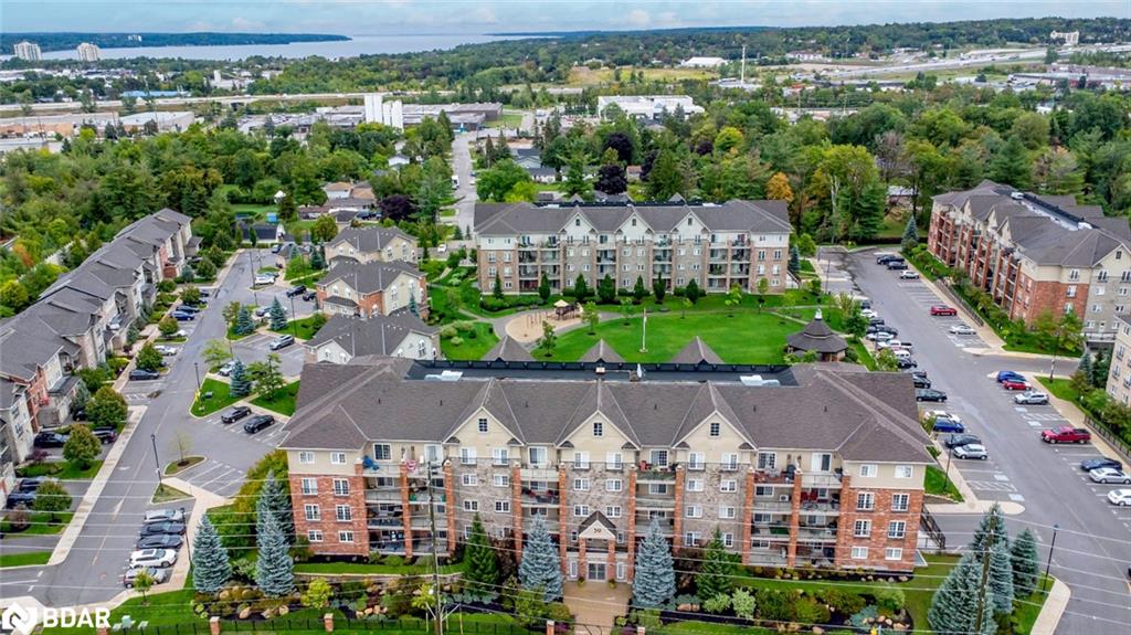 39 Ferndale Drive S Unit 205, Barrie, ON L4N 5T5