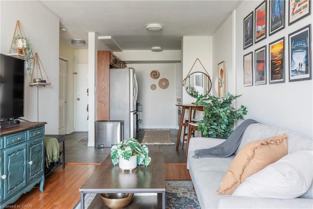 141 Catharine Street S Unit 902, Hamilton, ON L8N 2J7