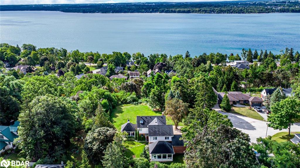 150 Collingwood St, Barrie, ON L4M 5M3