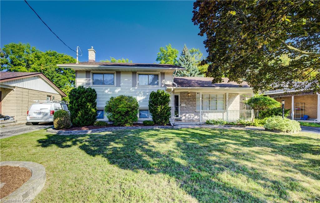 211 Village Rd, Kitchener, ON N2M 4L3