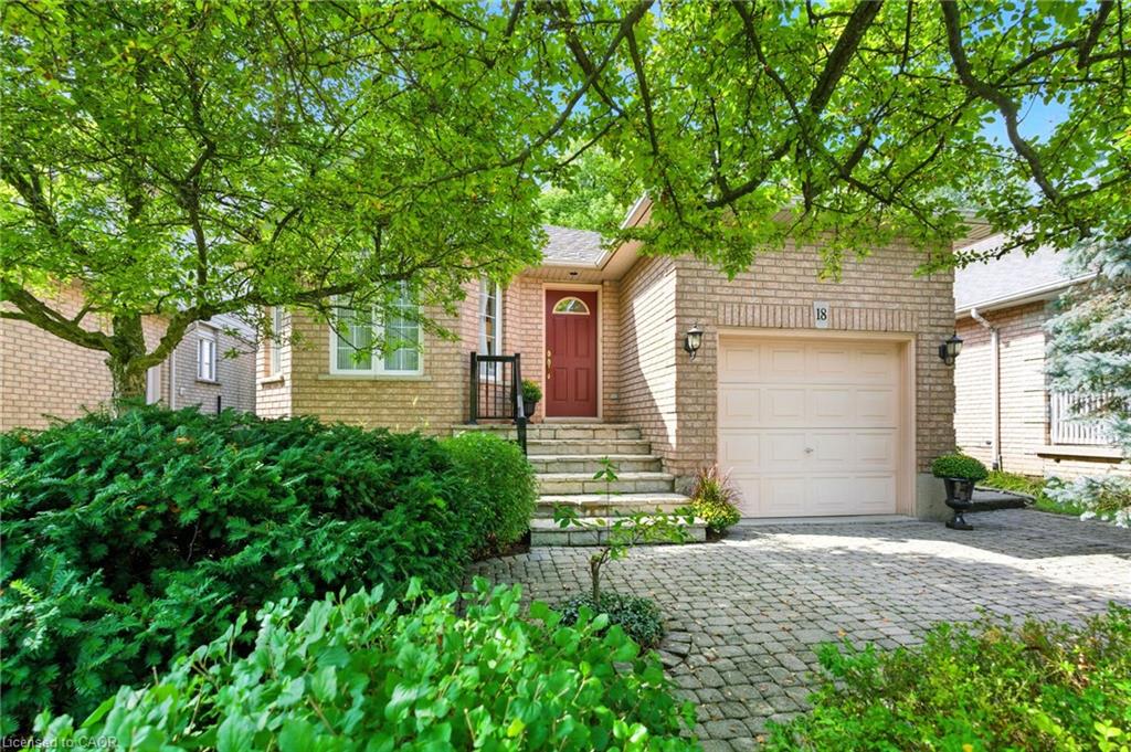 18 Naples Blvd, Hamilton, ON L9B 2J2