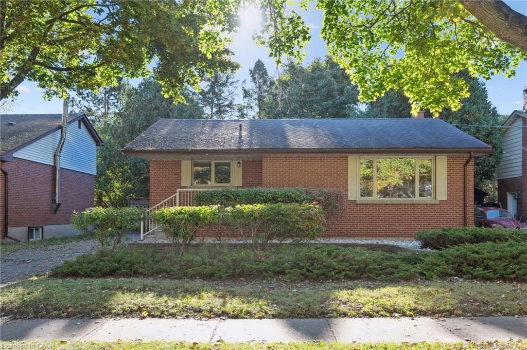 228 Water St, Guelph, ON N1G 1B2