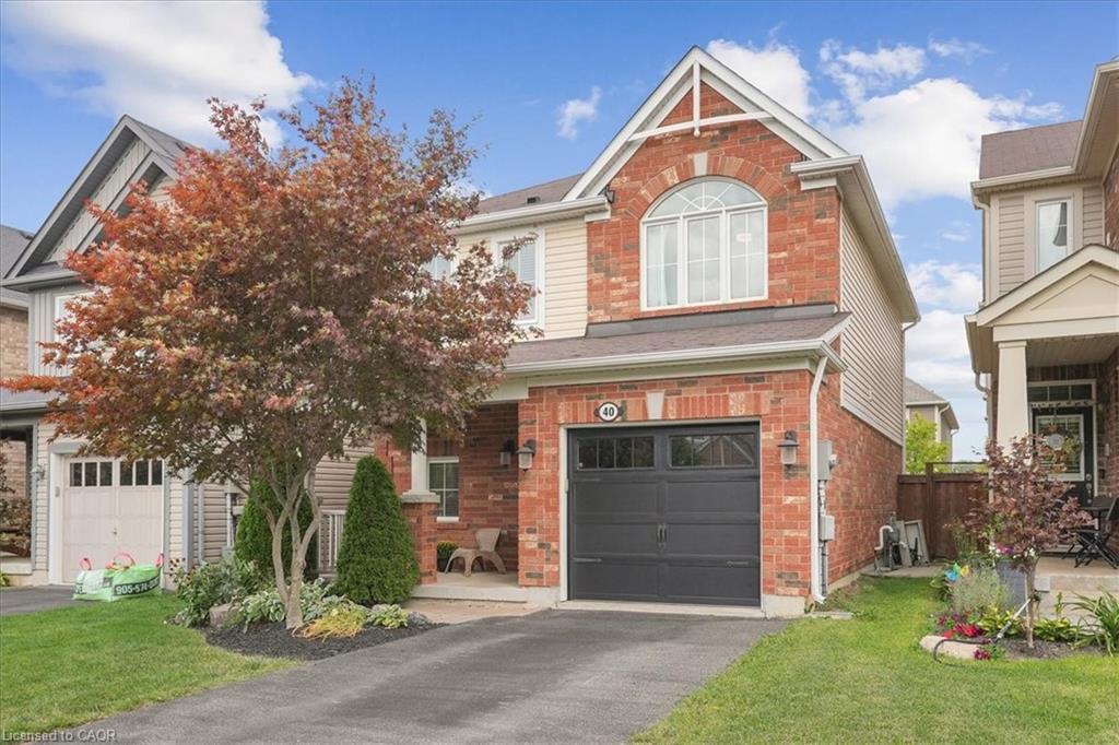 40 Peer Ct, Hamilton, ON L9K 0C5