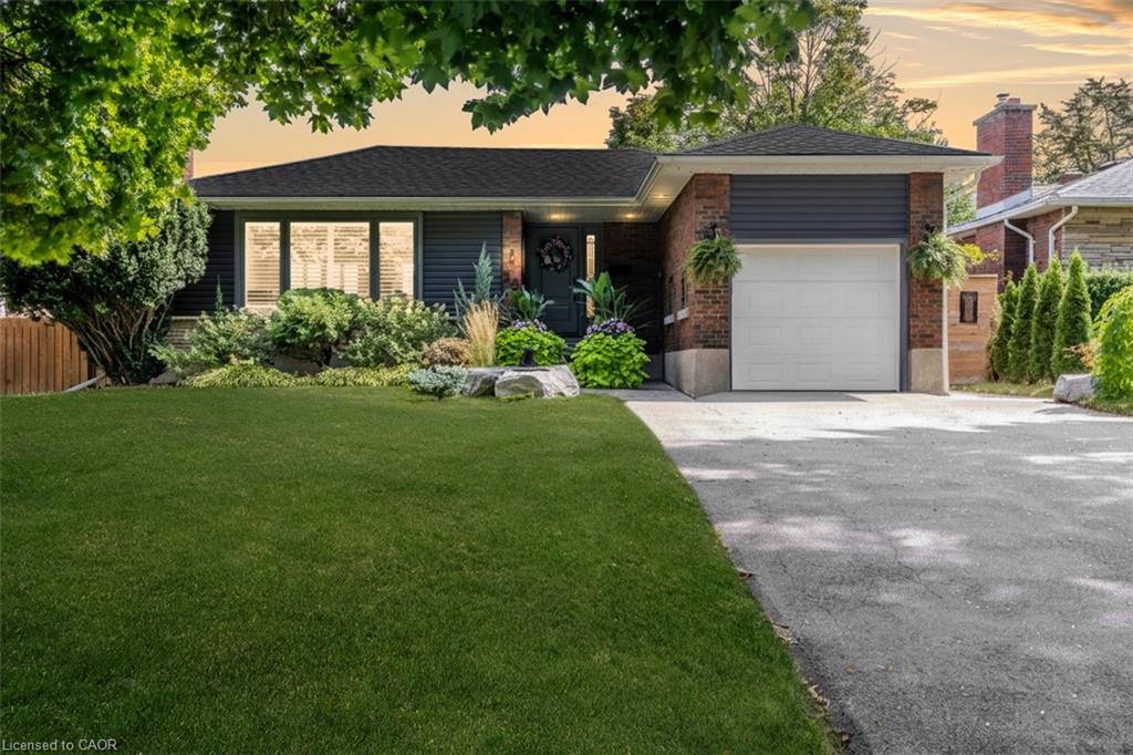 23 W Hampton Rd, St. Catharines, ON L2T 3E6