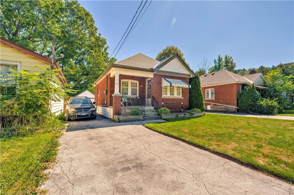 257 Broadway Ave, Hamilton, ON L8S 2W7