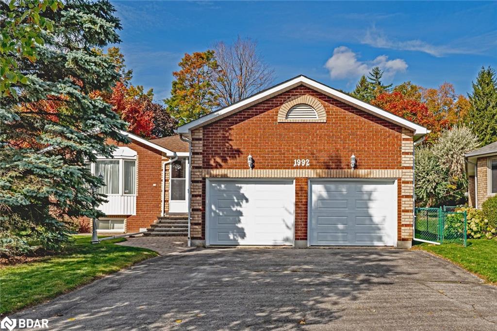 1992 Annecca St, Innisfil, ON L9S 1W8