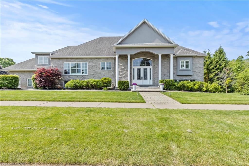 3689 Cardinal Dr, Niagara Falls, ON L2H 2Y1