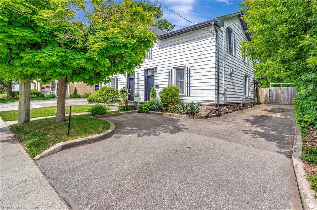154 St Andrews St, Cambridge, ON N1S 1N3