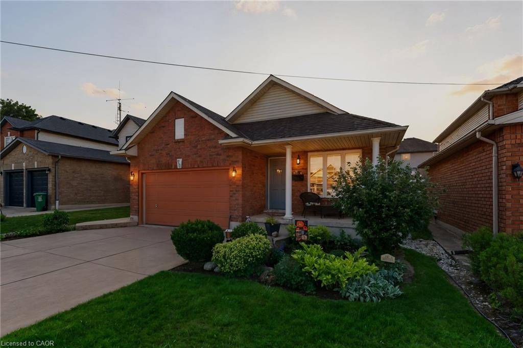 20 Diamond Ct, Hamilton, ON L9C 7V5