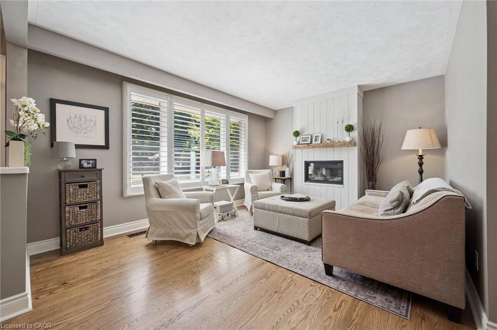 12 Carter Dr, Guelph, ON N1E 1X7