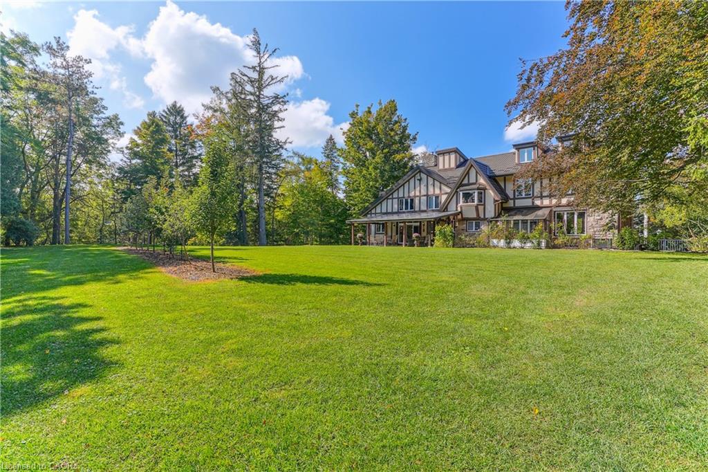 353 Sulphur Springs Rd, Hamilton, ON L9G 4T7
